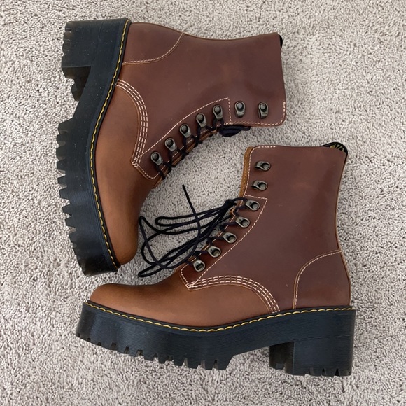 COPY - Dr Martens boots - Picture 5 of 11